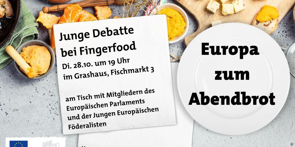 Bild von angerichteten Lebensmitteln zum Knabbern mit der Einladung 'Junge Debatte bei Fingerfood'