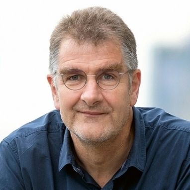 Porträt eines Mannes, es zeigt den Journalisten und Autor Jürgen Wiebicke.