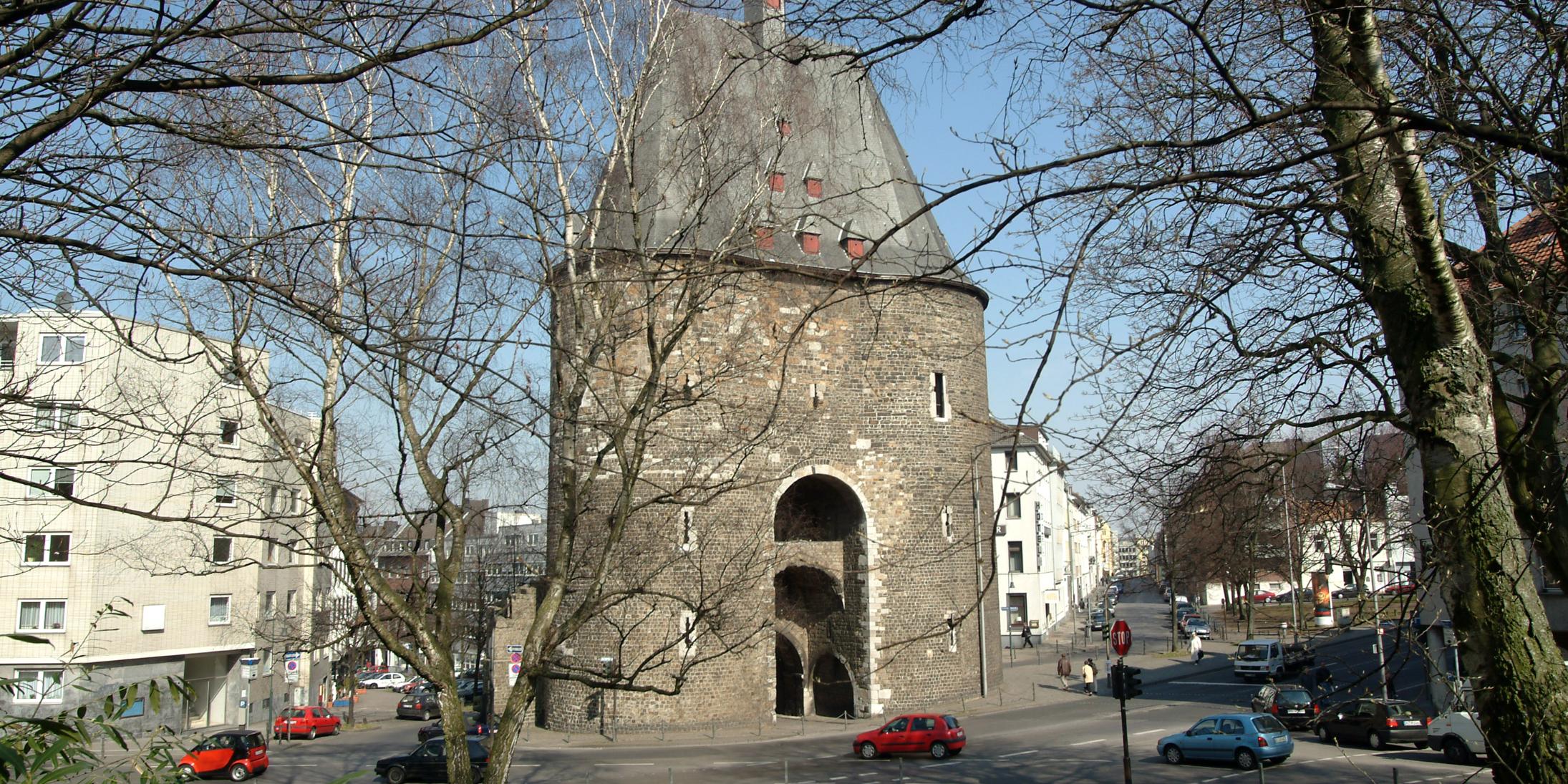 Das Marschiertor, ein mittelalterliches Stadttor von Aachen.
